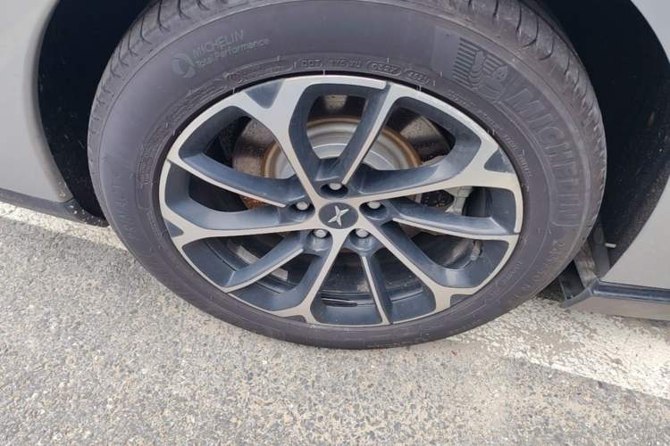 Used XPeng P7 2020 Rear-Drive Long-Range Smart Drive Version Right Rear Wheel Hub