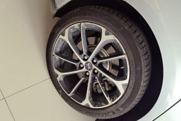 Used XPeng P7 2020 562E Performance Edition Right Rear Wheel Hub