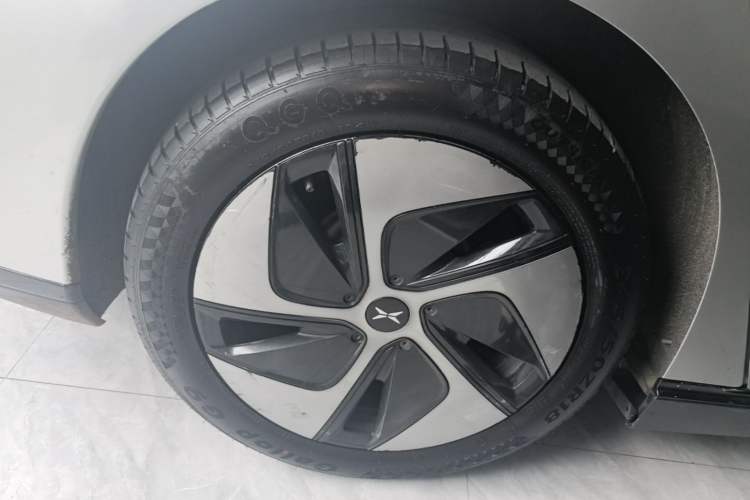 Used XPeng P7 2020 Rear-Drive Long-Range Smart Drive Version Right Rear Wheel Hub