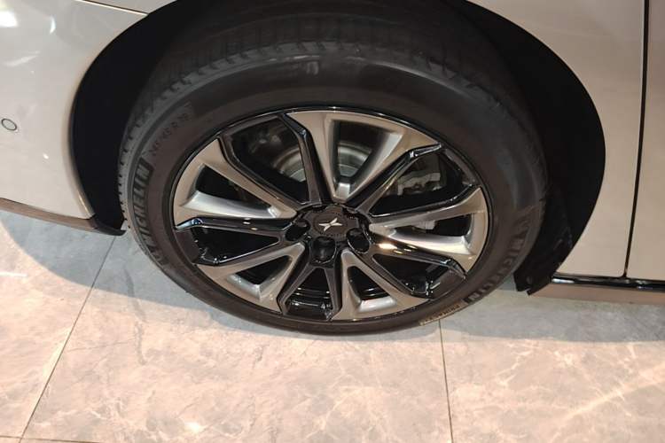 Used XPeng P7 2020 670N Right Rear Wheel Hub