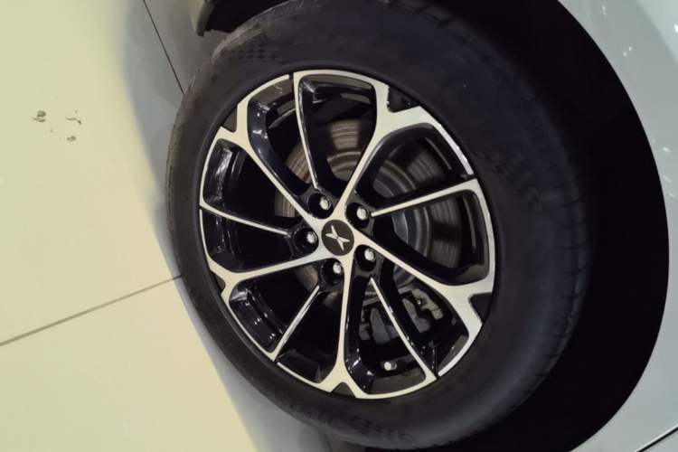 Used XPeng P7 2020 670N Right Rear Wheel Hub
