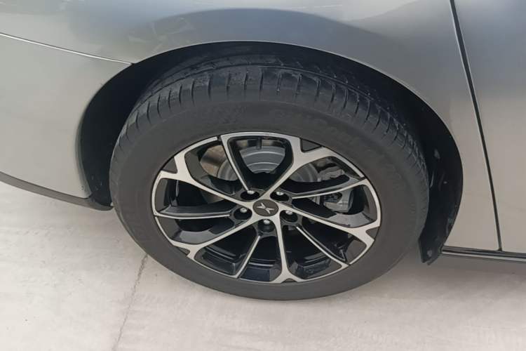 Used XPeng P7 2020 Rear-Drive Long-Range Smart Drive Version Right Rear Wheel Hub