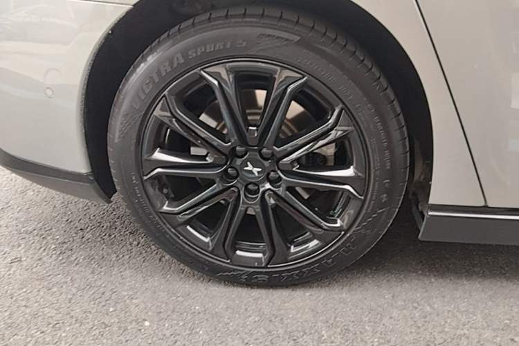Used XPeng P7 2020 562E Performance Edition Right Rear Wheel Hub