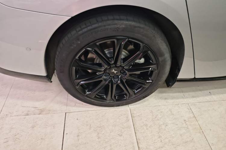 Used XPeng P7 2020 562E Performance Edition Right Rear Wheel Hub