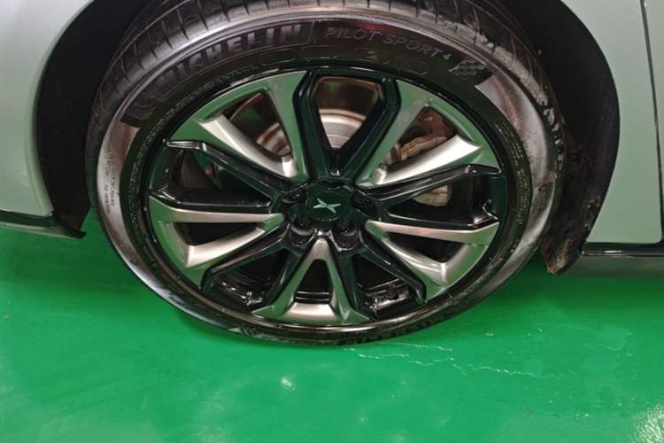 Used XPeng P7 2020 670N Right Rear Wheel Hub