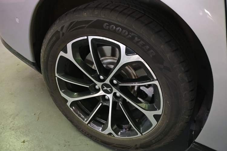 Used XPeng P7 2020 670E Right Rear Wheel Hub