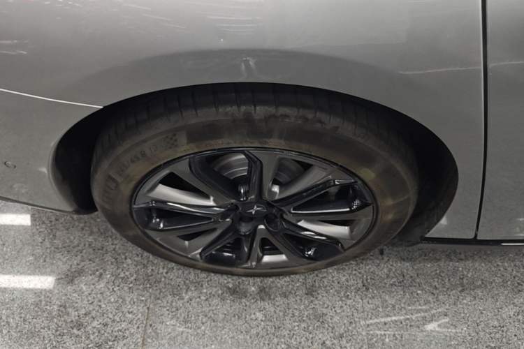 Used XPeng P7 2020 670E Right Rear Wheel Hub