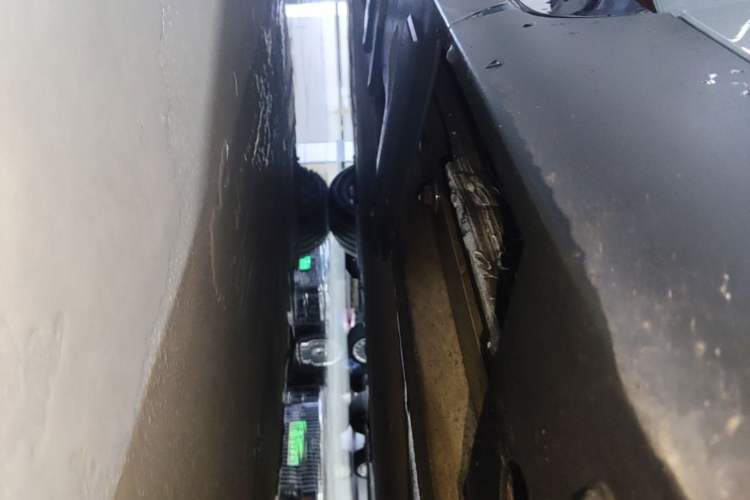 Used XPeng P7 2020 670N Right Side Sill