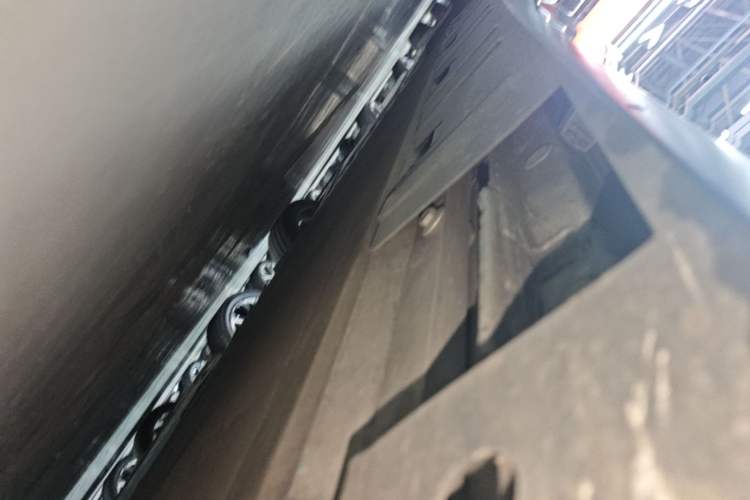 Used XPeng P7 2020 670E Right Side Sill