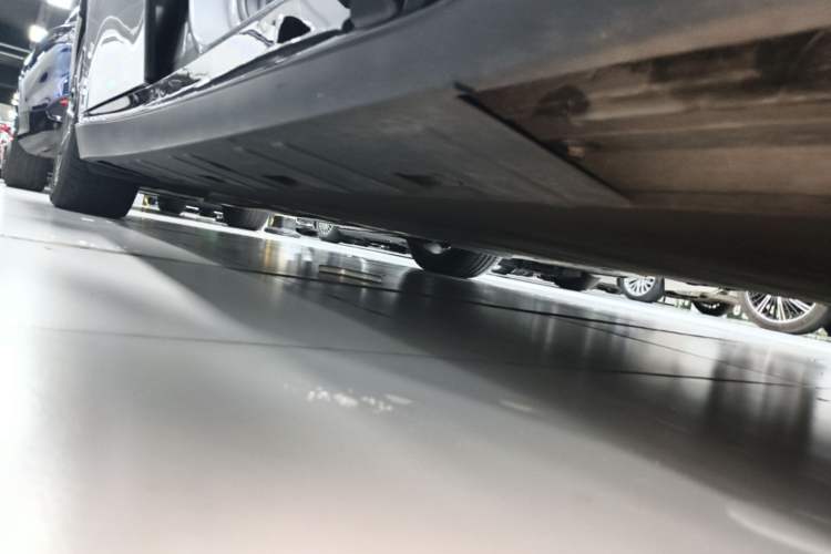 Used XPeng P7 2020 670N Right Side Sill