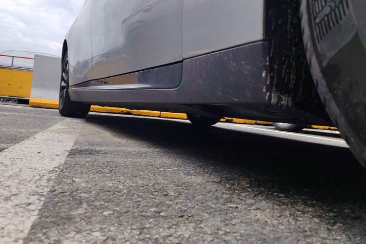 Used XPeng P7 2020 Rear-Drive Long-Range Smart Drive Version Right Side Sill
