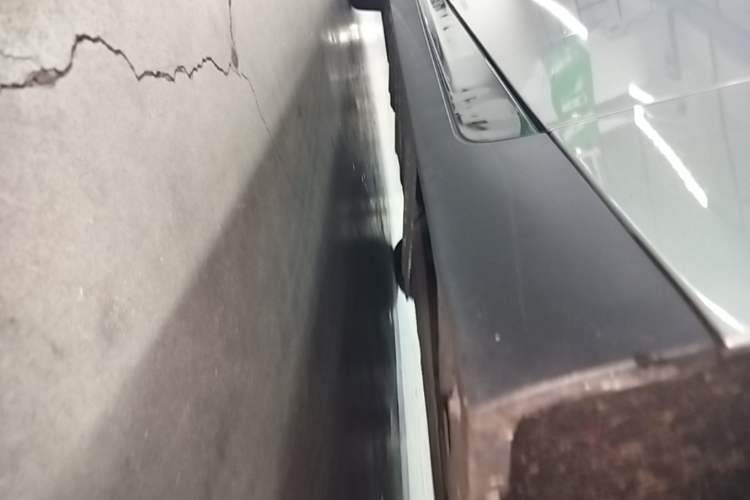 Used XPeng P7 2020 670N Right Side Sill