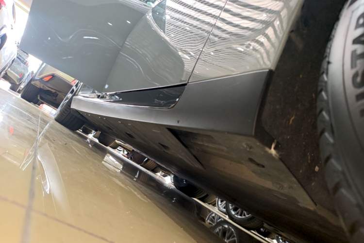 Used XPeng P7 2020 670N Right Side Sill