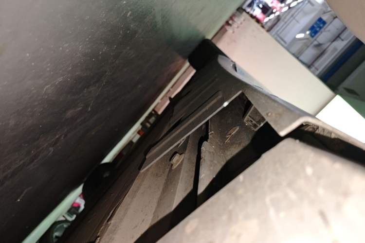 Used XPeng P7 2020 670E Right Side Sill