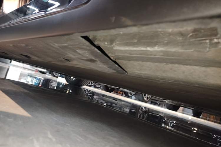 Used XPeng P7 2020 670N Right Side Sill