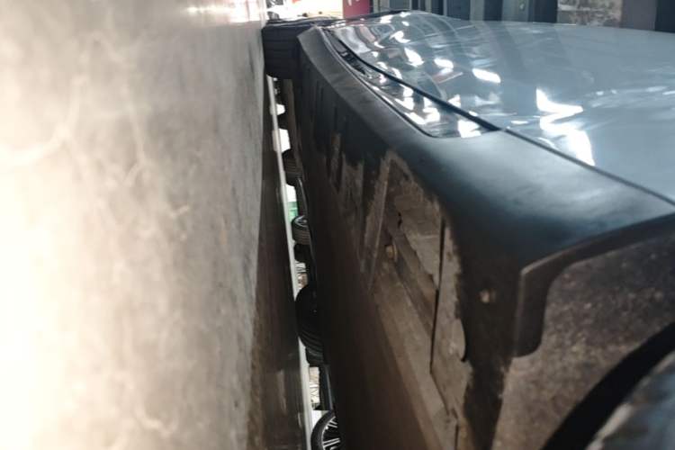 Used XPeng P7 2020 670E Right Side Sill