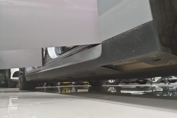 Used XPeng P7 2020 706G Right Side Sill