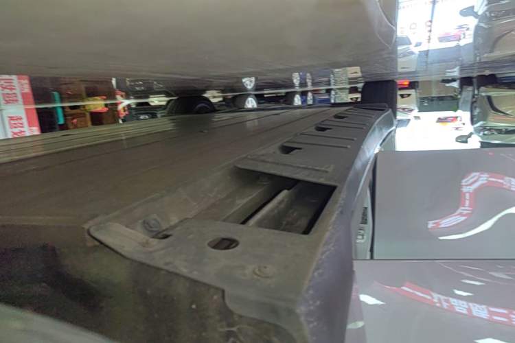 Used XPeng P7 2020 586E Right Side Sill