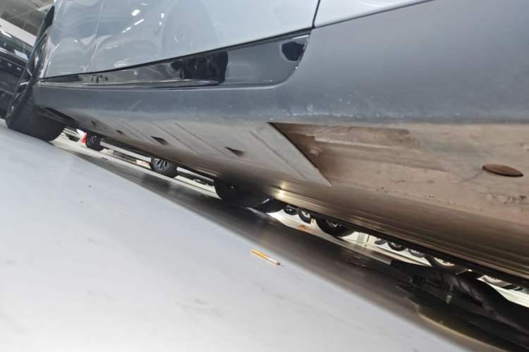 Used XPeng P7 2020 586N Right Side Sill