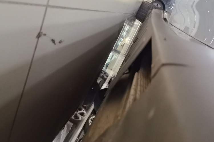 Used XPeng P7 2020 670N Right Side Sill