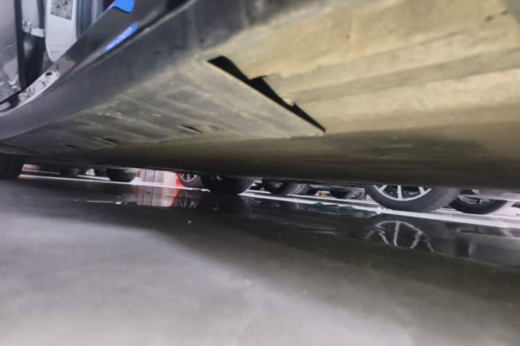 Used XPeng P7 2020 670N Right Side Sill