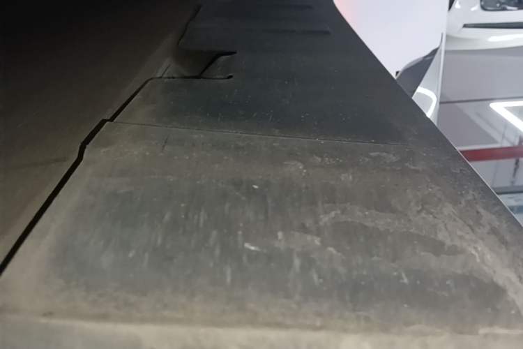 Used XPeng P7 2020 670N Right Side Sill