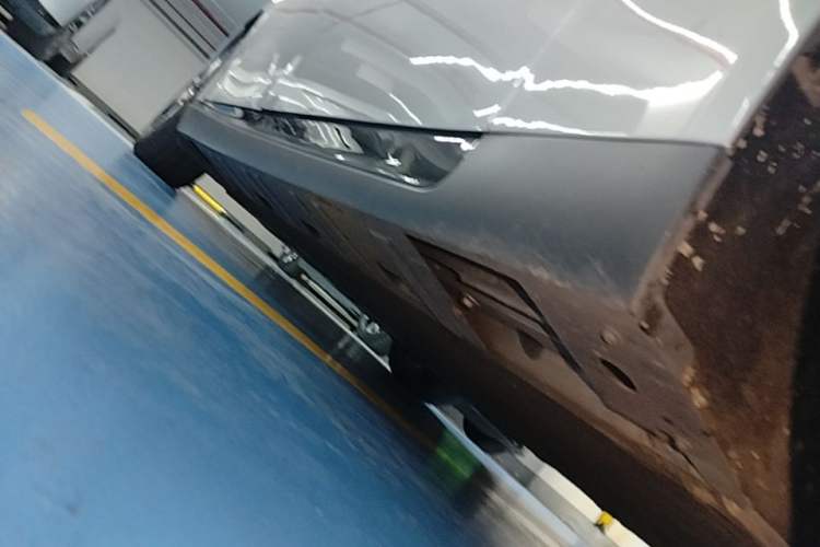 Used XPeng P7 2020 670E Right Side Sill
