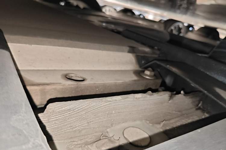 Used XPeng P7 2020 670E Right Side Sill