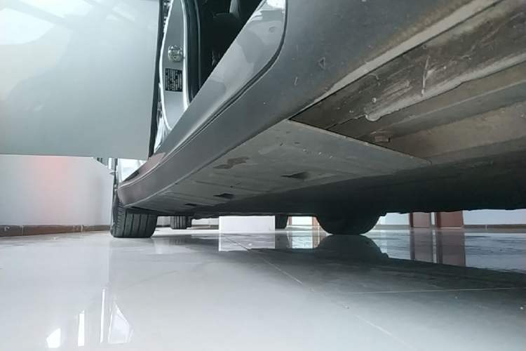 Used XPeng P7 2020 670N Right Side Sill