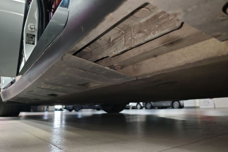 Used XPeng P7 2020 562E Performance Edition Right Side Sill