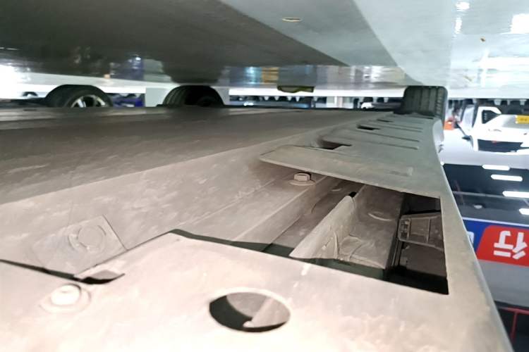 Used XPeng P7 2020 586N Right Side Sill
