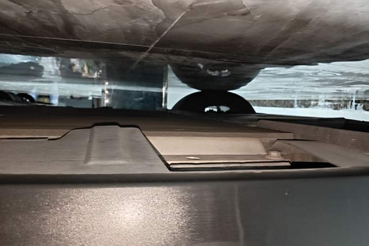 Used XPeng P7 2020 670N Right Side Sill