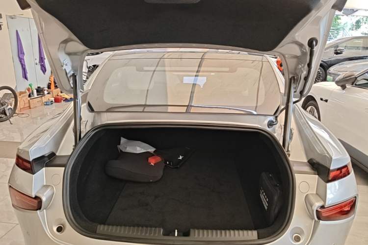 Used XPeng P7 2020 586N Trunk
