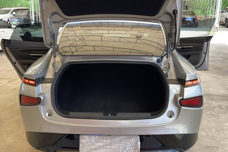 Used XPeng P7 2020 670N Trunk