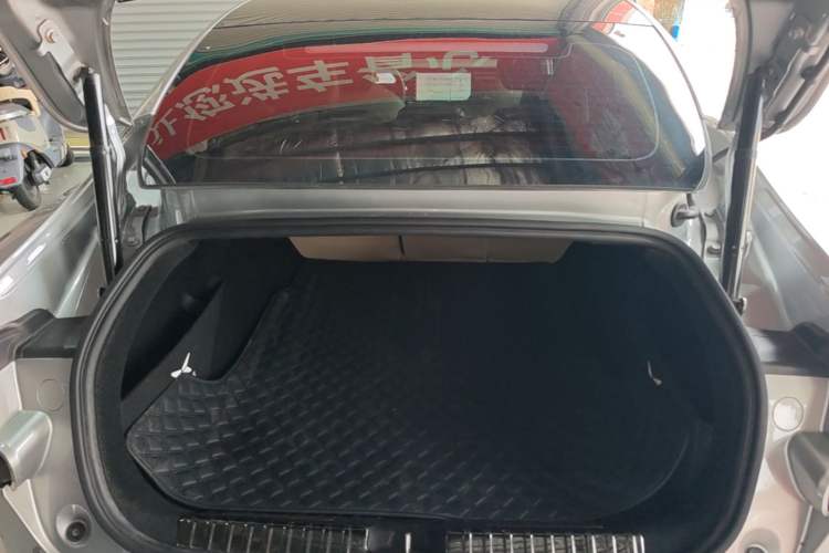 Used XPeng P7 2020 670N Trunk