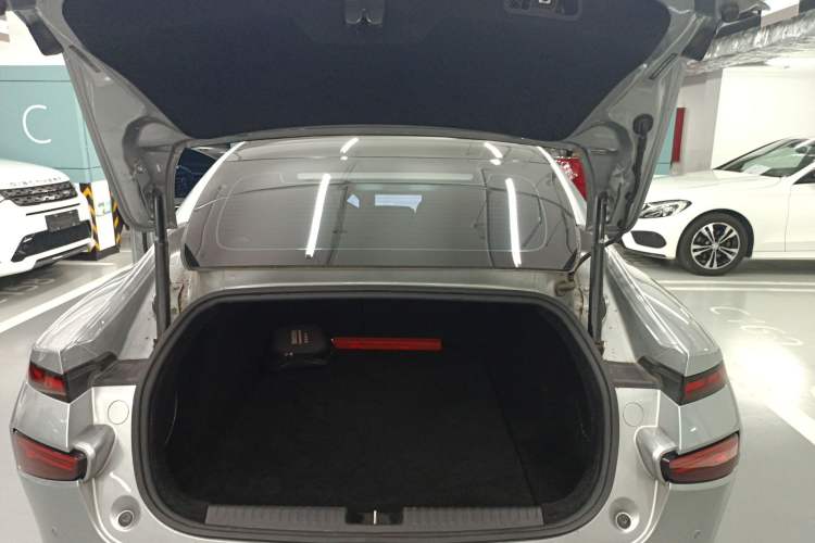 Used XPeng P7 2020 670N Trunk