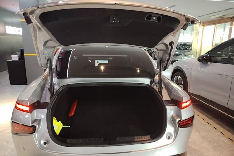 Used XPeng P7 2020 670N Trunk