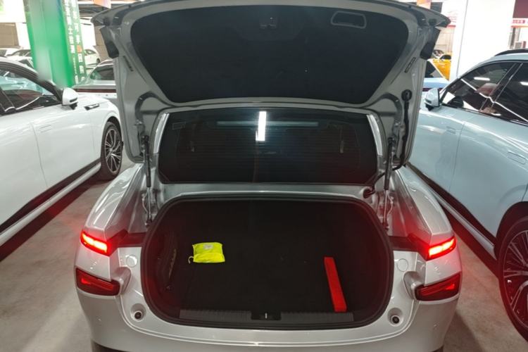 Used XPeng P7 2020 670E Trunk