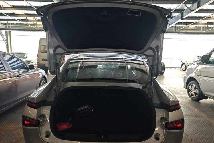 Used XPeng P7 2020 586N Trunk