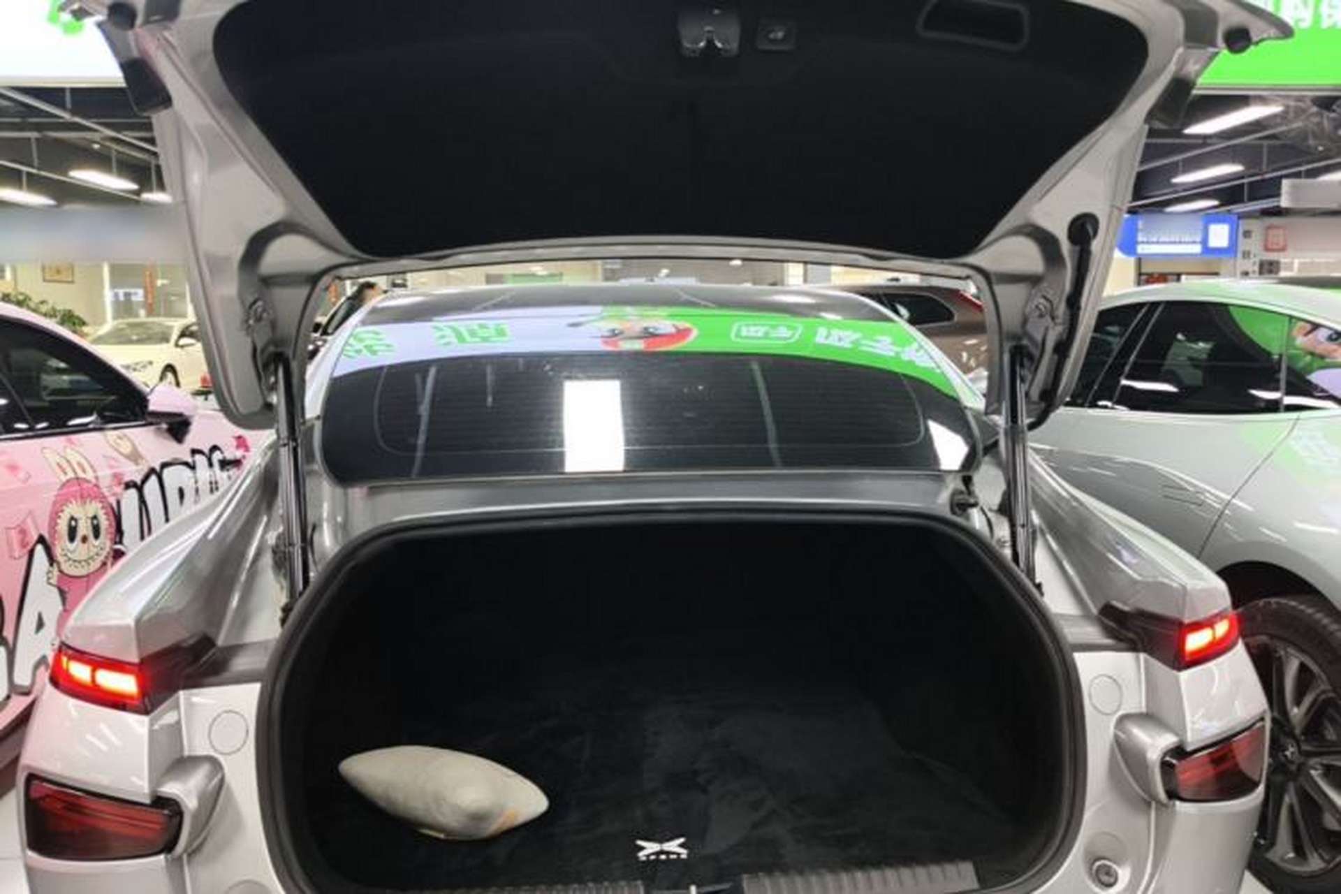 Used XPeng P7 2020 670N Trunk