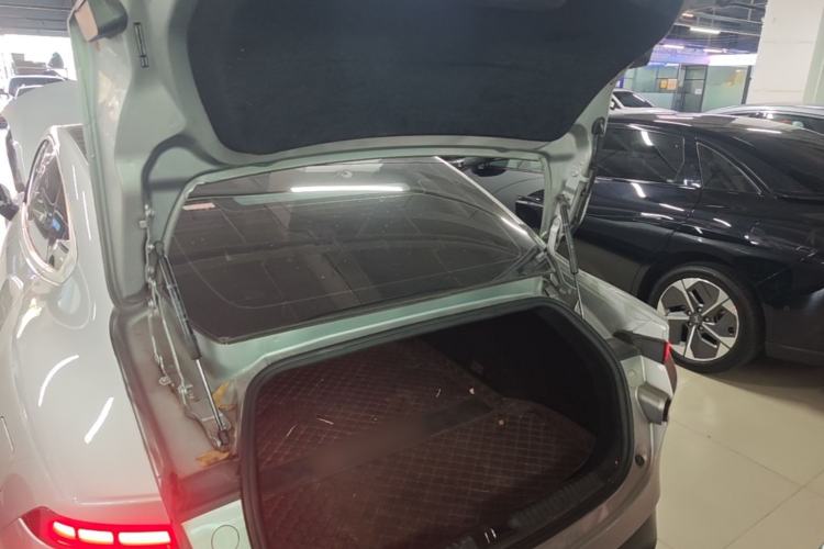 Used XPeng P7 2020 670N Trunk