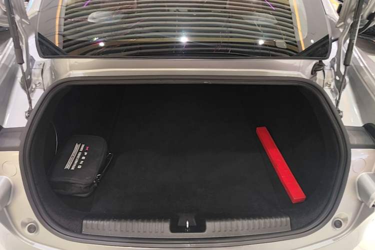Used XPeng P7 2020 670N Trunk