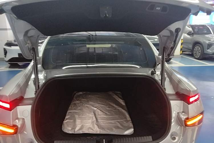 Used XPeng P7 2020 670E Trunk