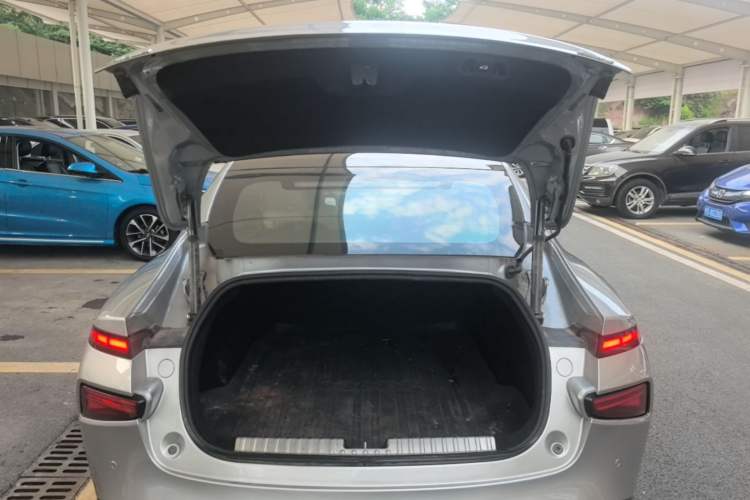 Used XPeng P7 2020 670N Trunk