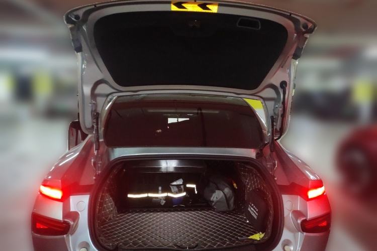Used XPeng P7 2020 562E Performance Edition Trunk