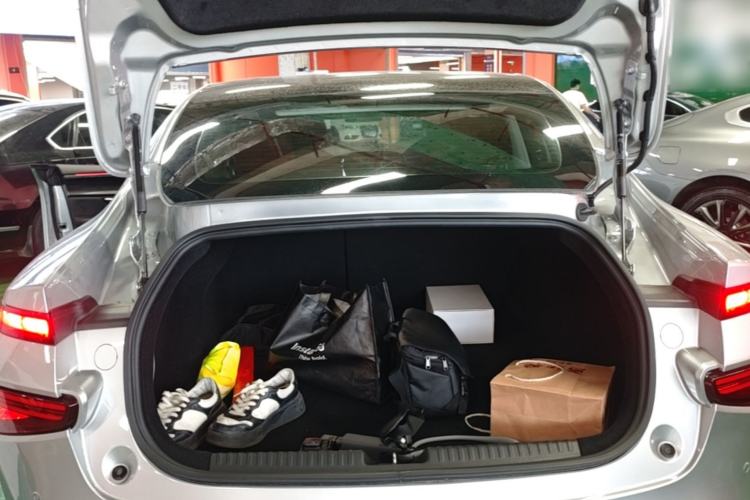 Used XPeng P7 2020 670N Trunk