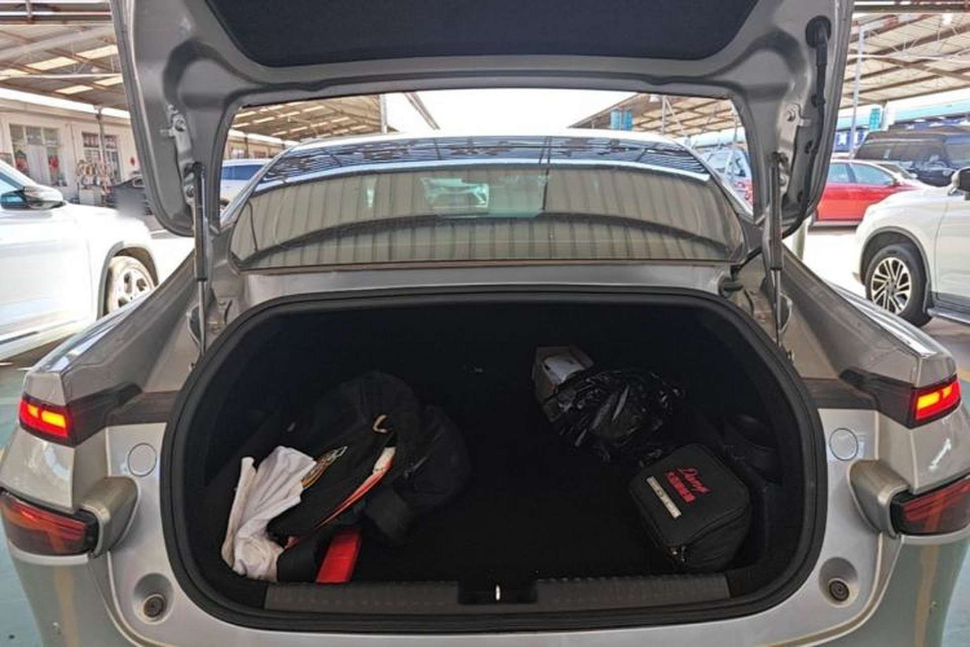 Used XPeng P7 2020 586N Trunk