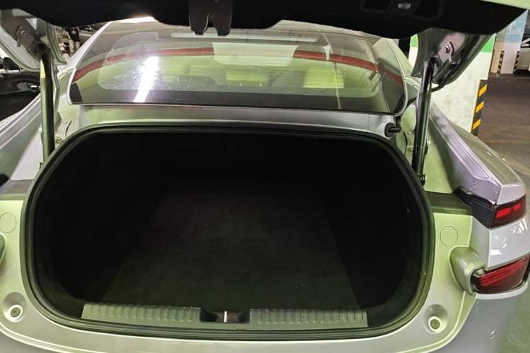 Used XPeng P7 2020 670E Trunk