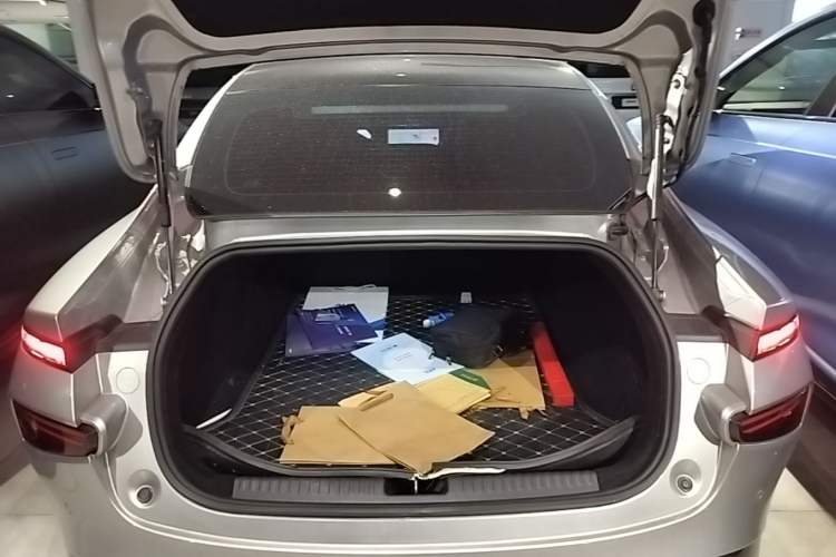 Used XPeng P7 2020 586E Trunk