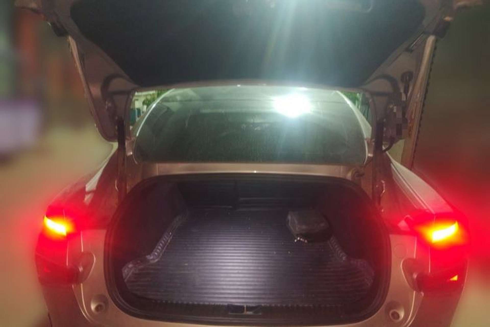 Used XPeng P7 2020 670N Trunk